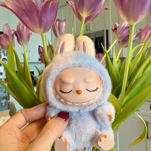 Pop Mart Labubu Zizi HAS